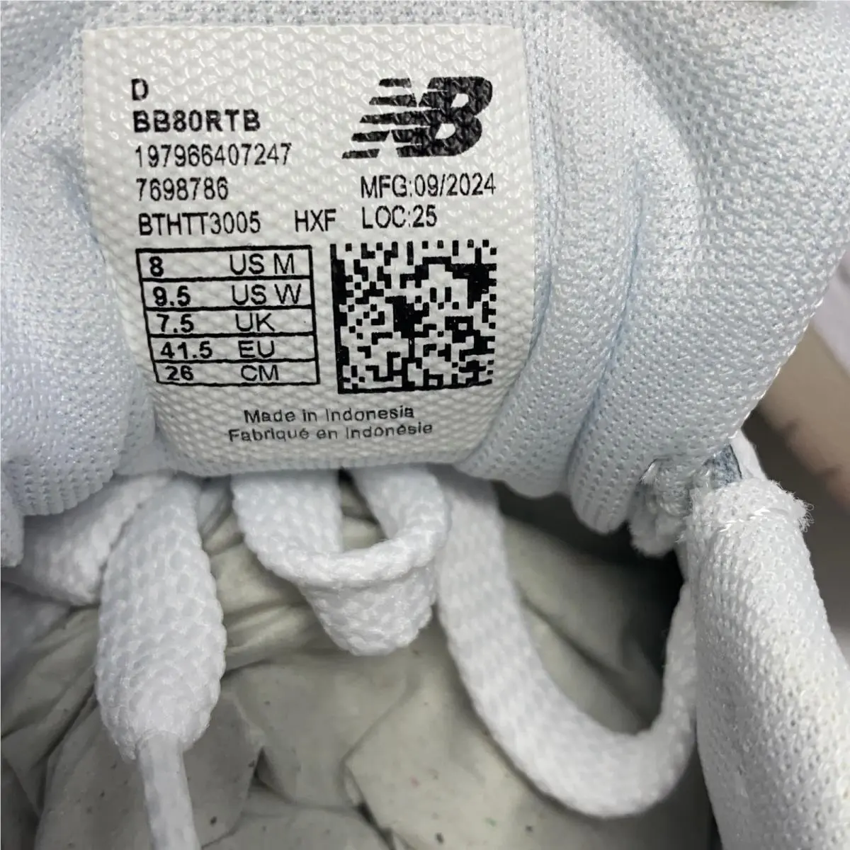 New Balance shoes - White/Red (UPC: 197966407247) 3