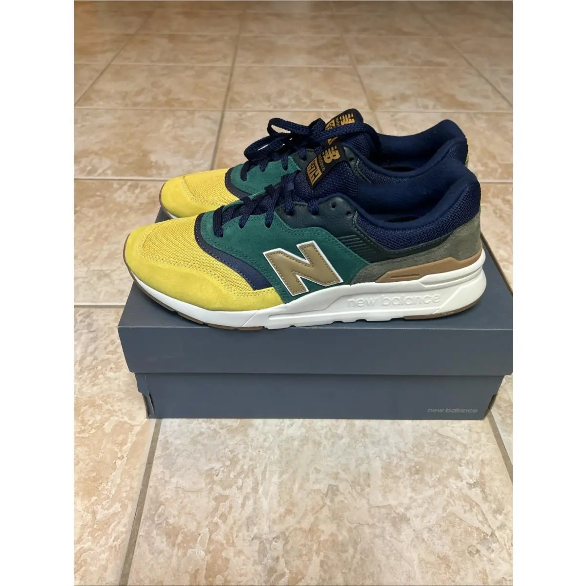 New Balance shoes - New Balance 997 - CM997HVN - Multicolor 4