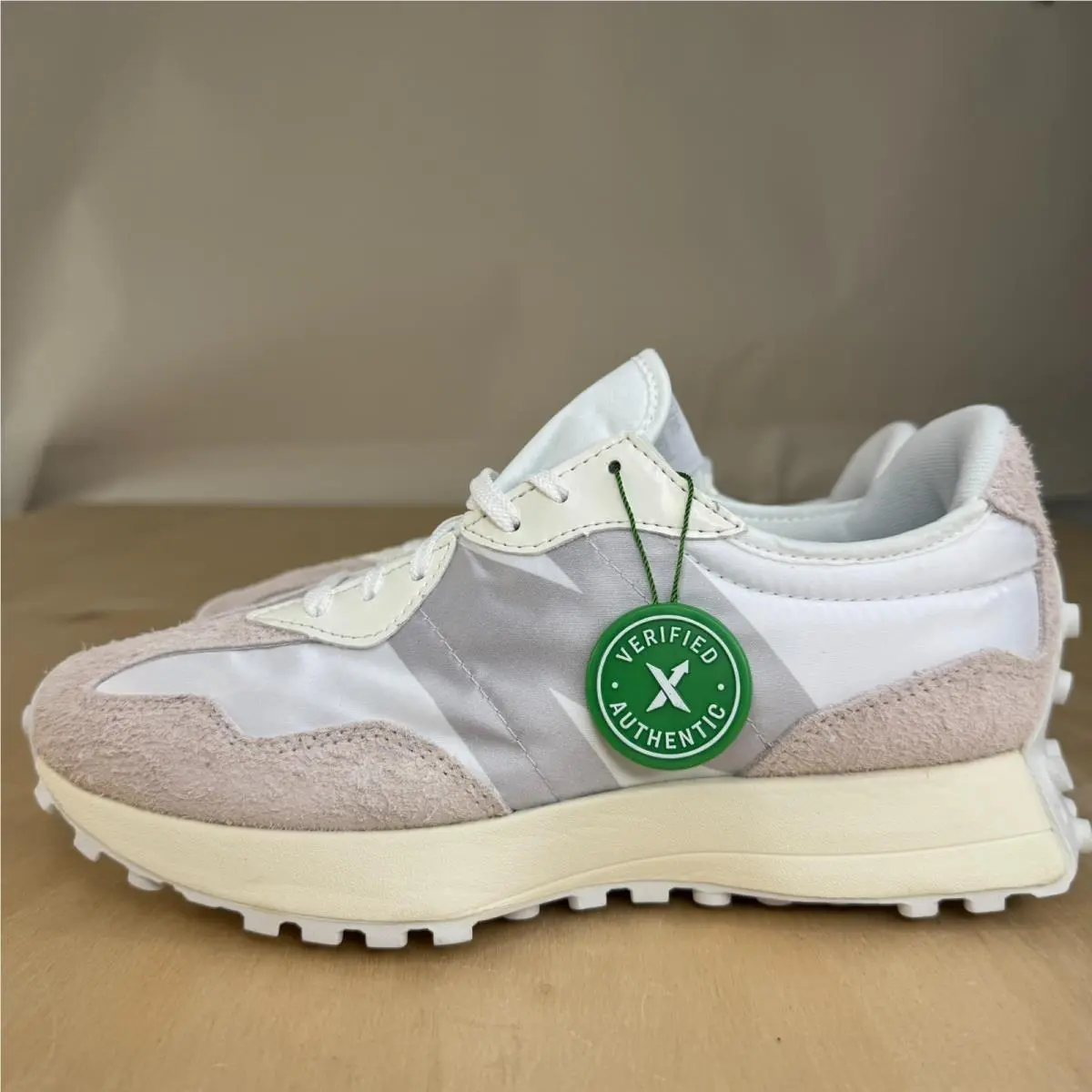 New Balance shoes - New Balance 327 - WS327SFD - White 0