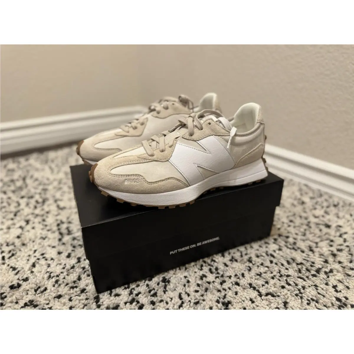 New Balance shoes - New Balance 327 - Ivory 0
