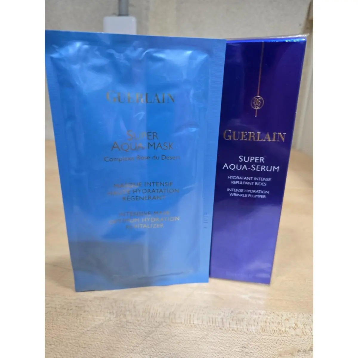 Guerlain Super Aqua Serum Intense Hydration Wrinkle Plumper 50ml/1.6oz W/ Mask