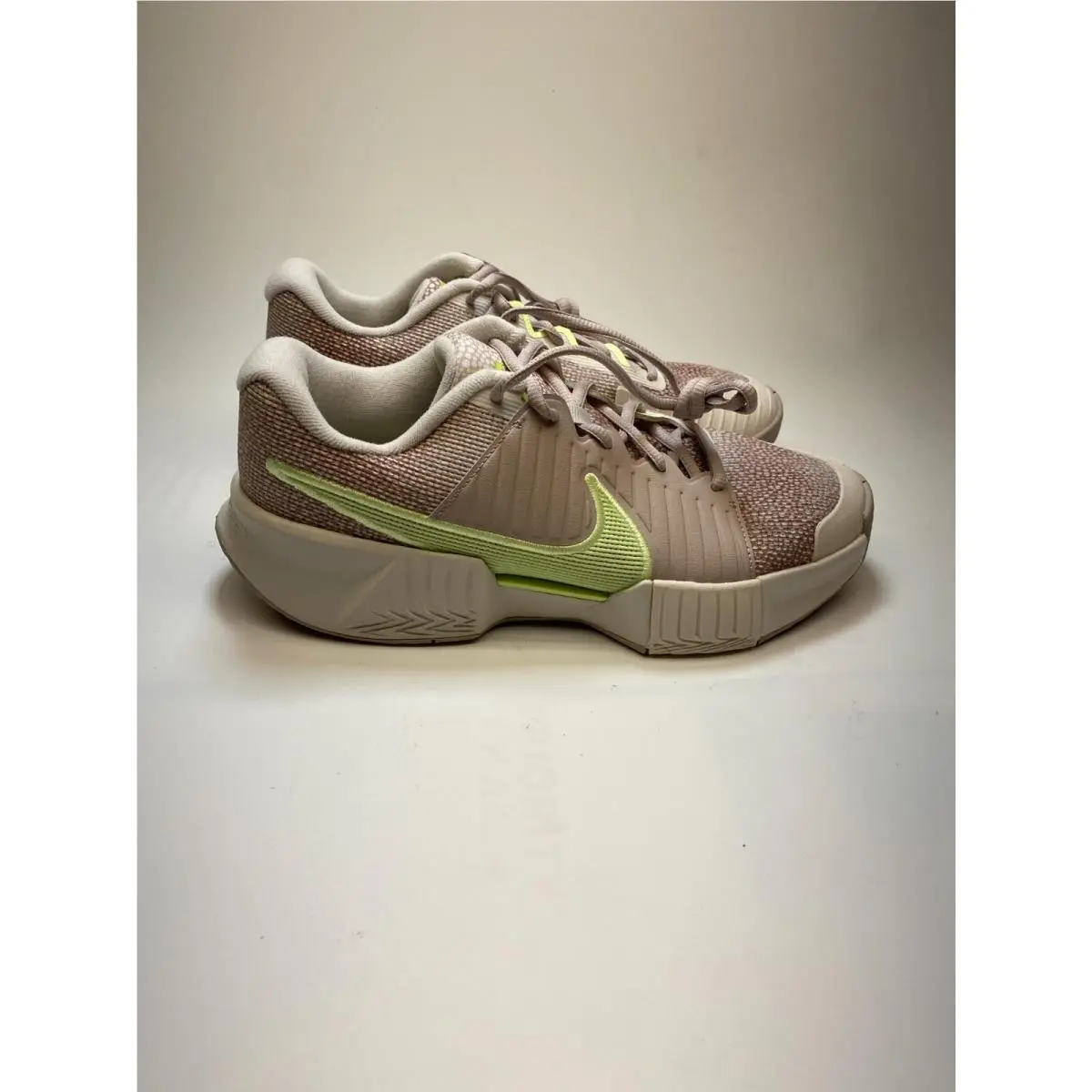 Nike shoes - White 2