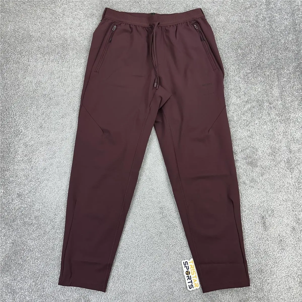 Nike clothing - Red (UPC: 197601054485) 0