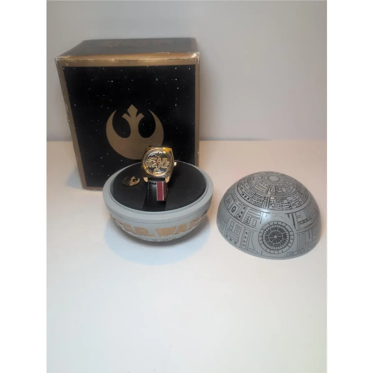 Vintage Star Wars Limited Edition  Watch Death Star. Battery LI-1569 by Fossil