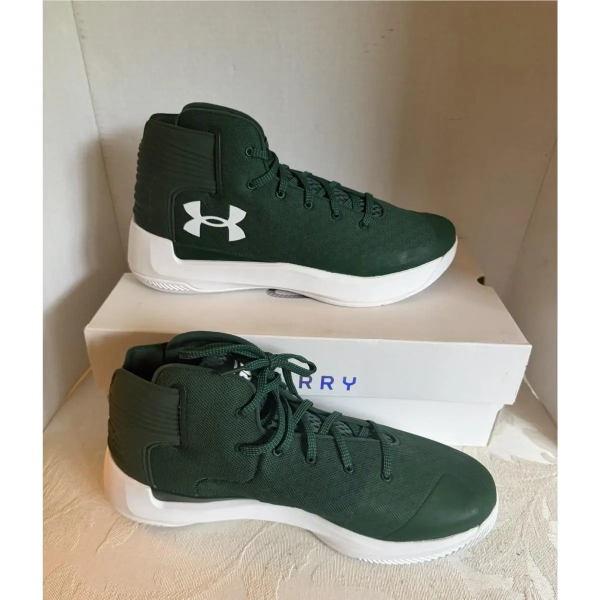 Under Armour Sneakers - Team Curry 9 Men`s Size 13- Dark Green White