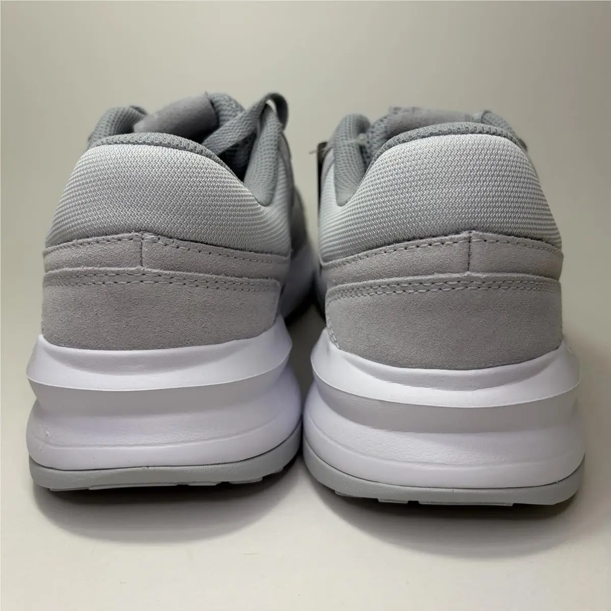 Under Armour shoes - UA EDGE SUEDE - EDGE SUEDE - 3027731 - GRAY/WHITE 7
