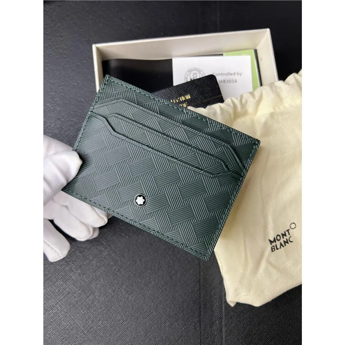 Montblanc Meisterstück 6CC British Green Leather Card Holder 2026