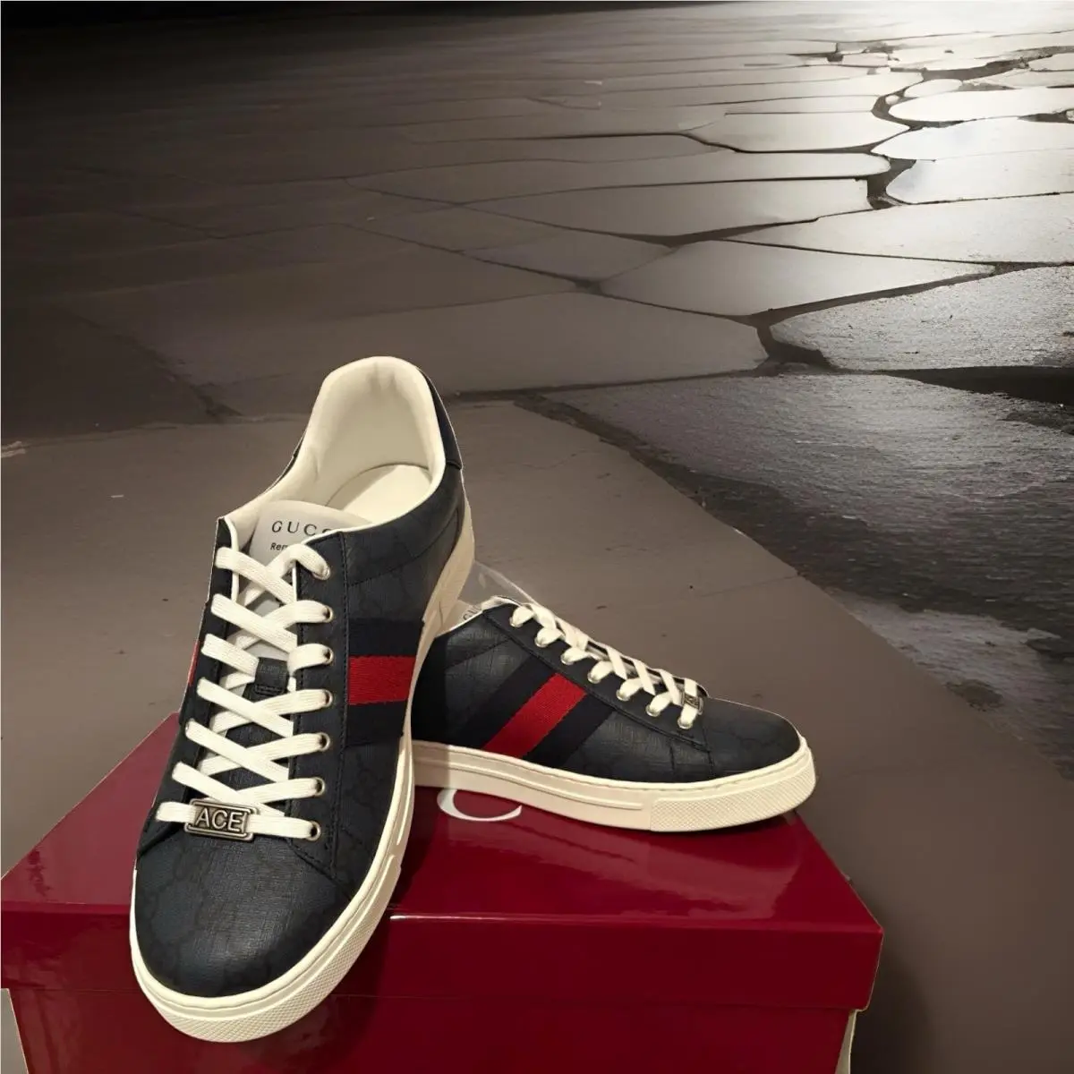 Gucci Ace GG Supreme H2O Low-top Lace-up Sneakers Blue Red White 760775
