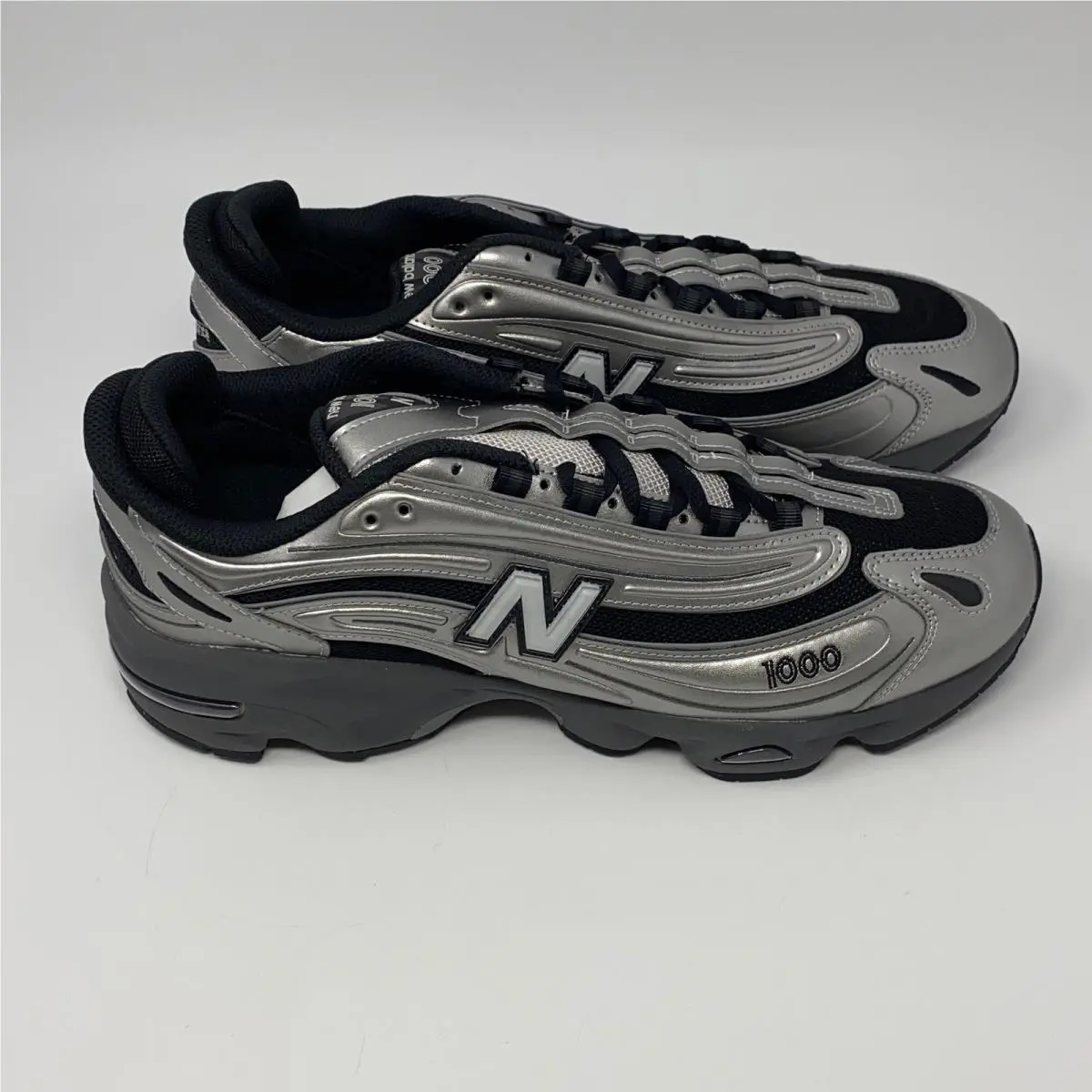 1000 M1000EGR Black/silver Men’s 12 D Sneakers by New Balance