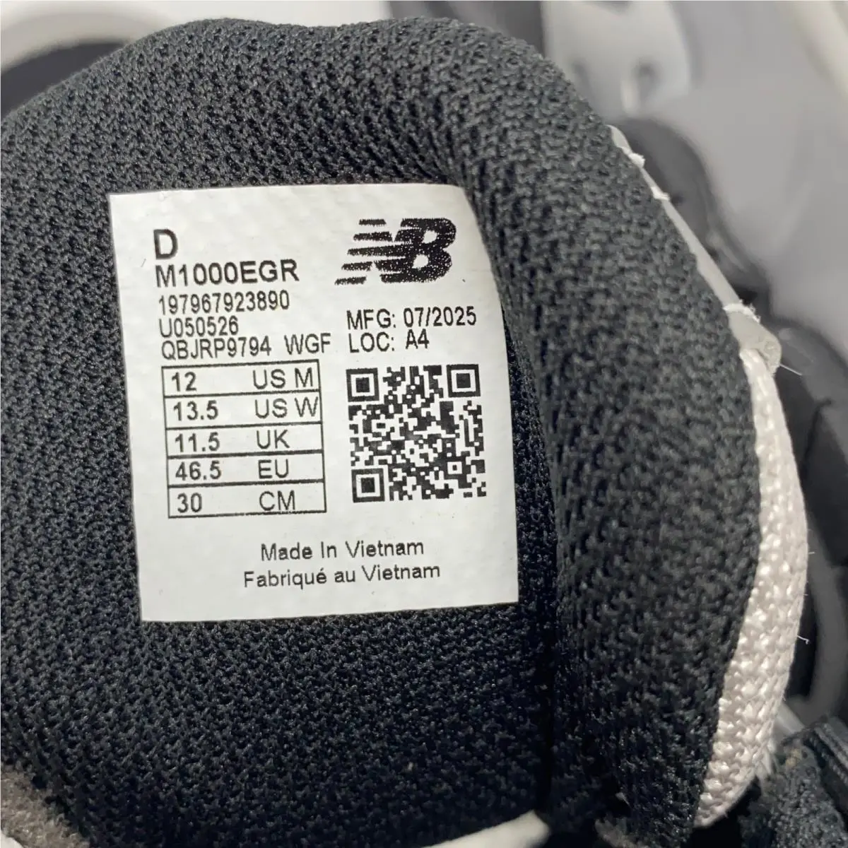 New Balance shoes - Silver (UPC: 197967923890) 3