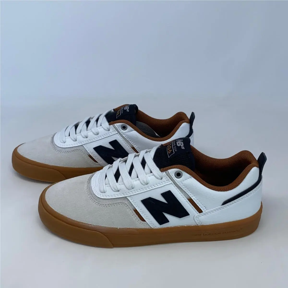 New Balance shoes - White (UPC: 198686413501) 0