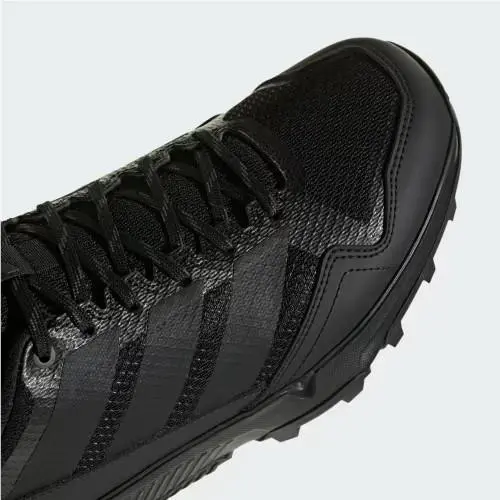 Adidas shoes - Core Black / Core Black / Grey Six 16