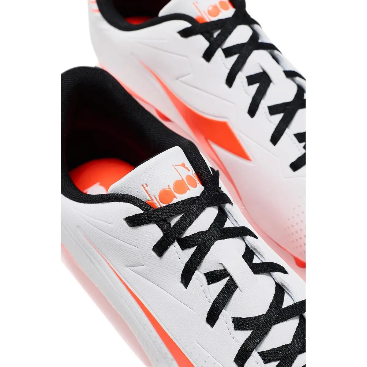 Diadora shoes - Black/White/Silver DD 18