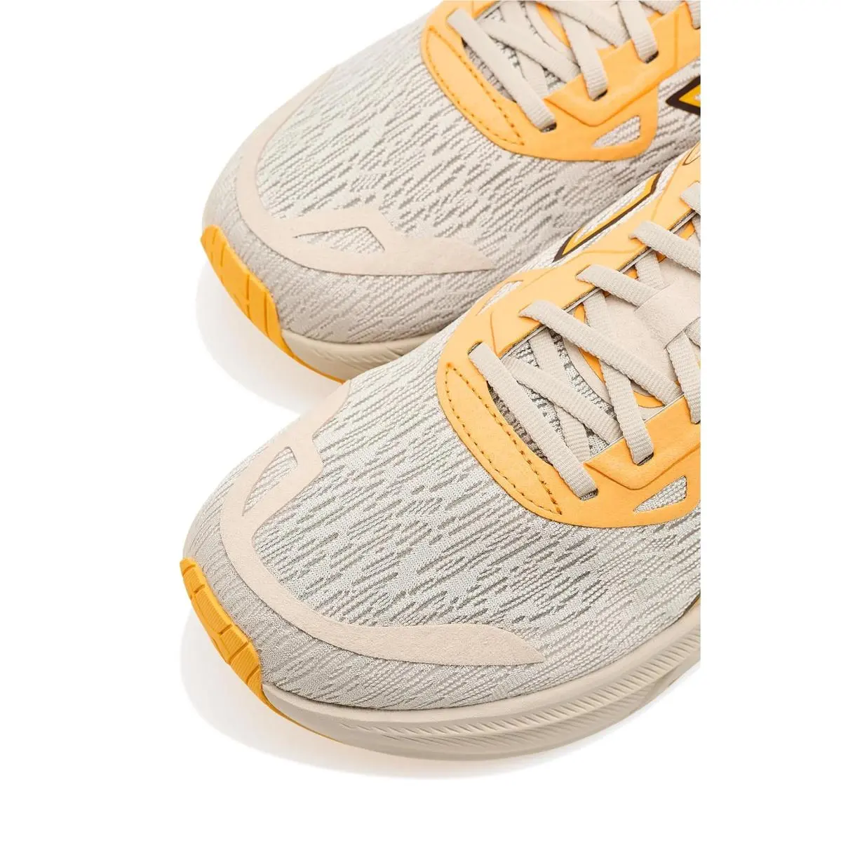 Diadora shoes - Almond Milk/Daffodil 11