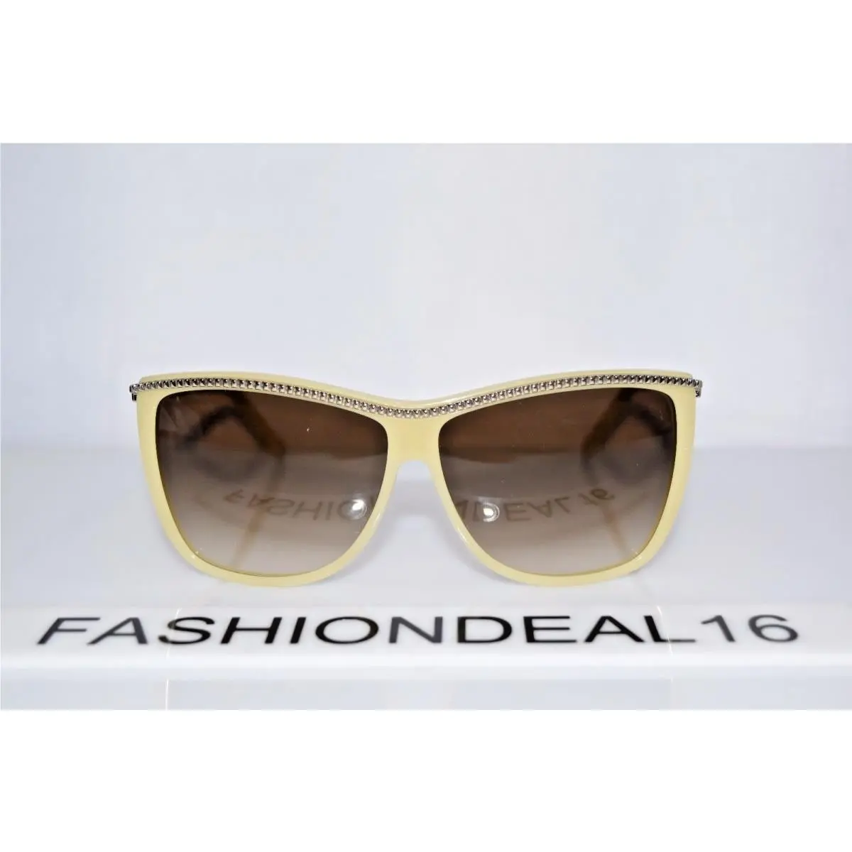 Chloé Women`s Horn Gold CE606S 261 Chloe 61-11-135 Sunglasses