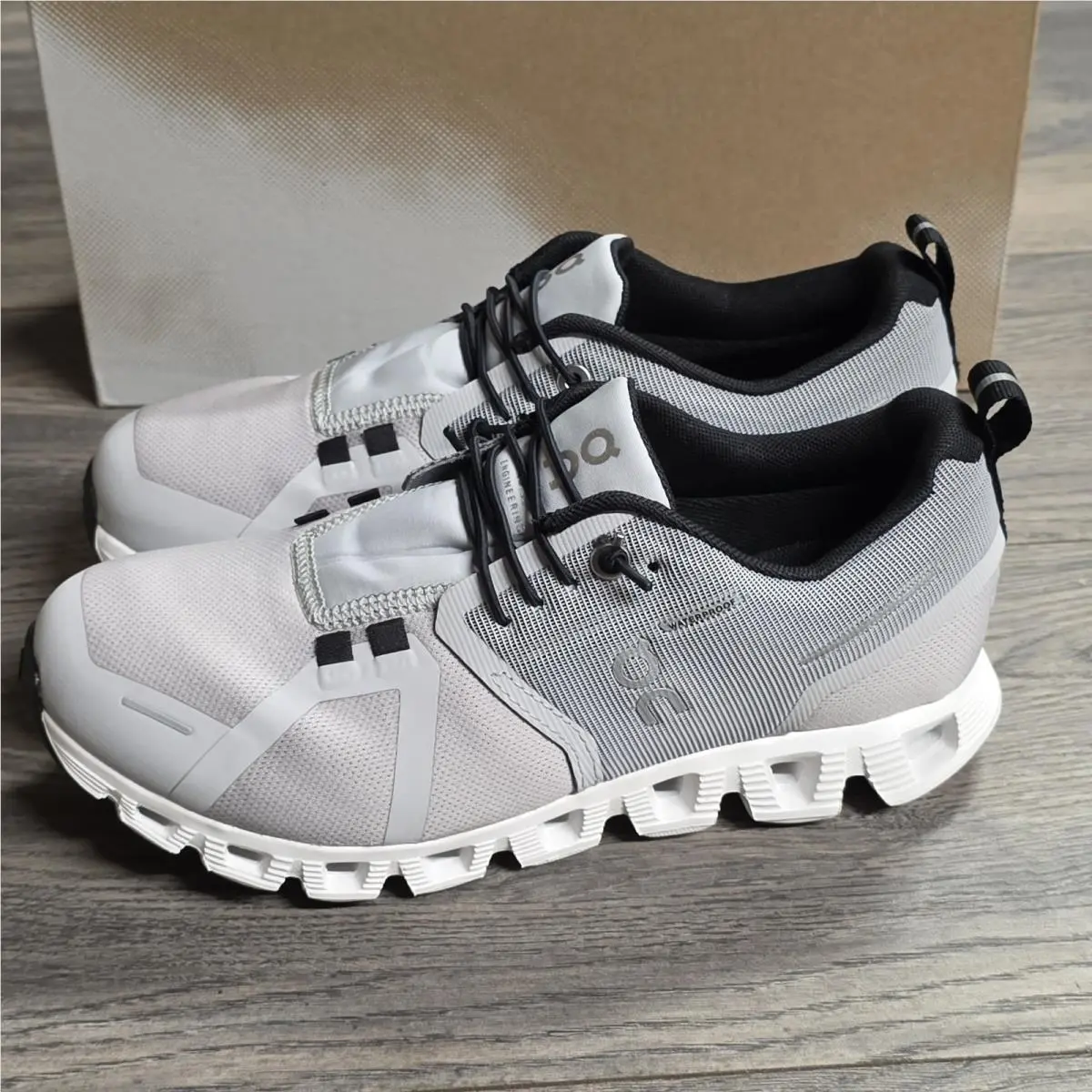 On-Running shoes - On Cloud 5 Waterproof - Cloud Waterproof - 59-98837 - Gray, Manufacturer: Glacier/White (UPC: 7630440676690) 1