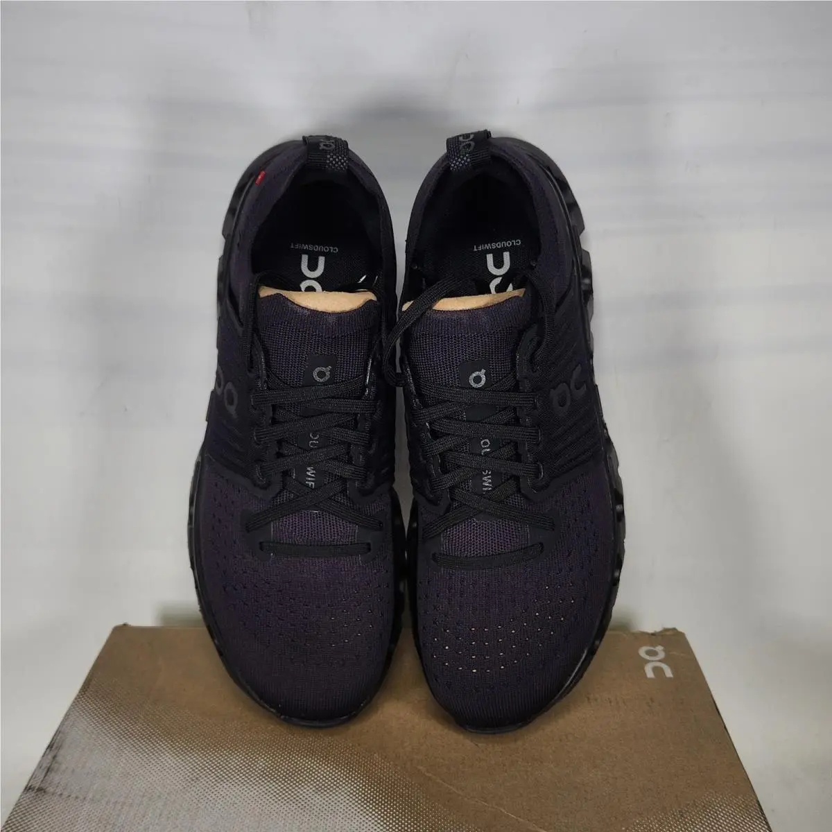 On-Running shoes - Cloudswift 4 - Cloudswift - Black 1