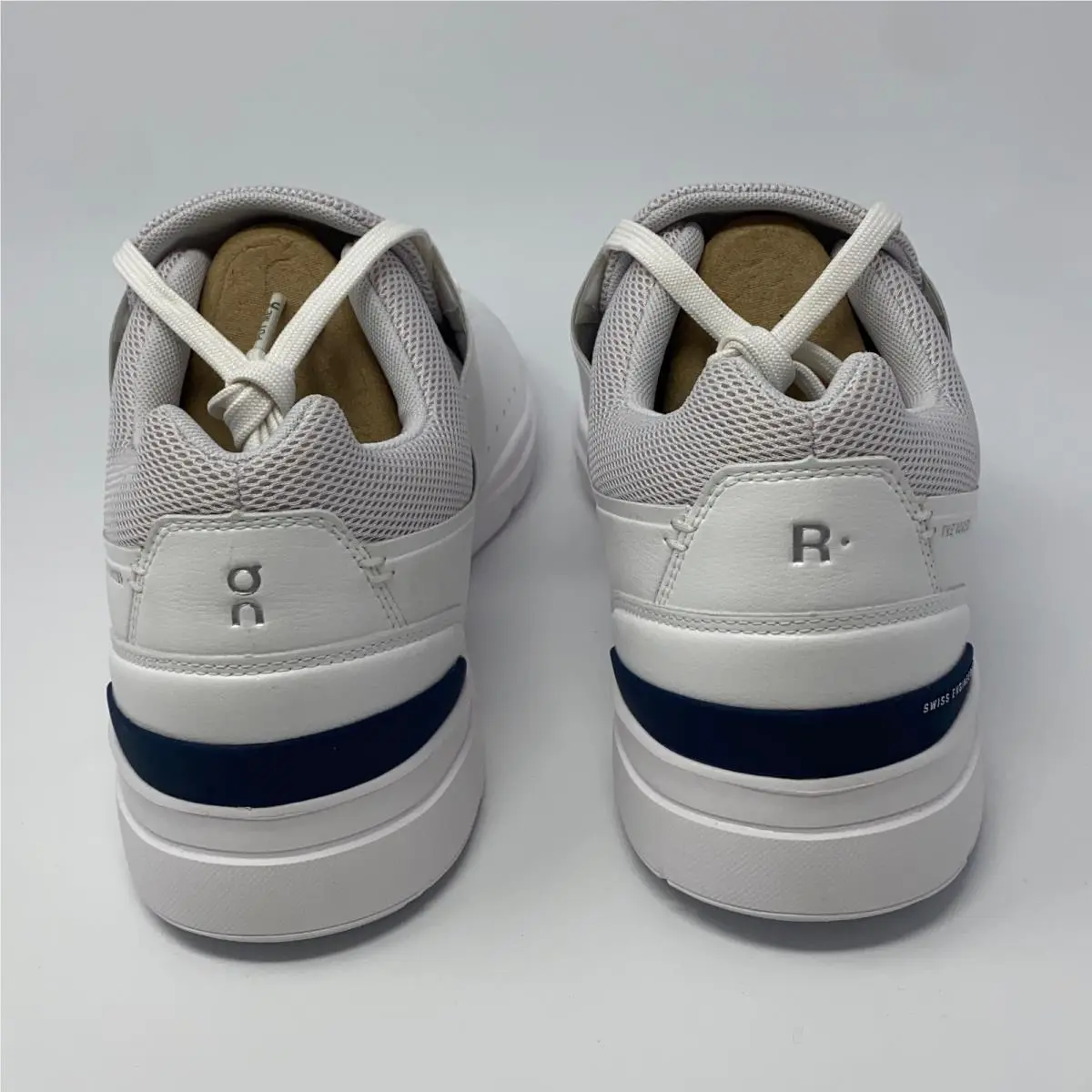 On-Running shoes - White/Ink (UPC: 7630440663539) 1