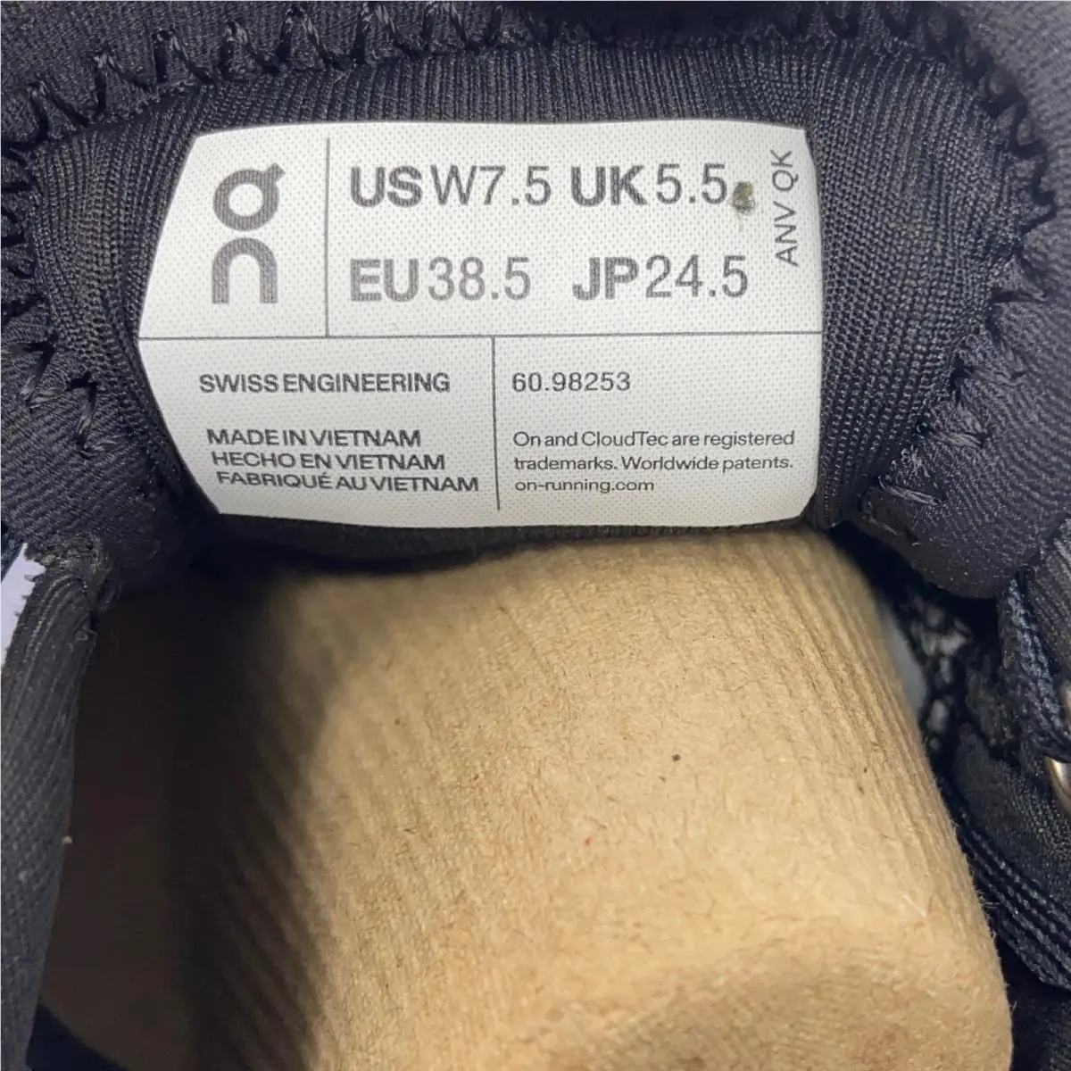 On-Running shoes - On Cloud X Shift - Cloud Shift - White 4