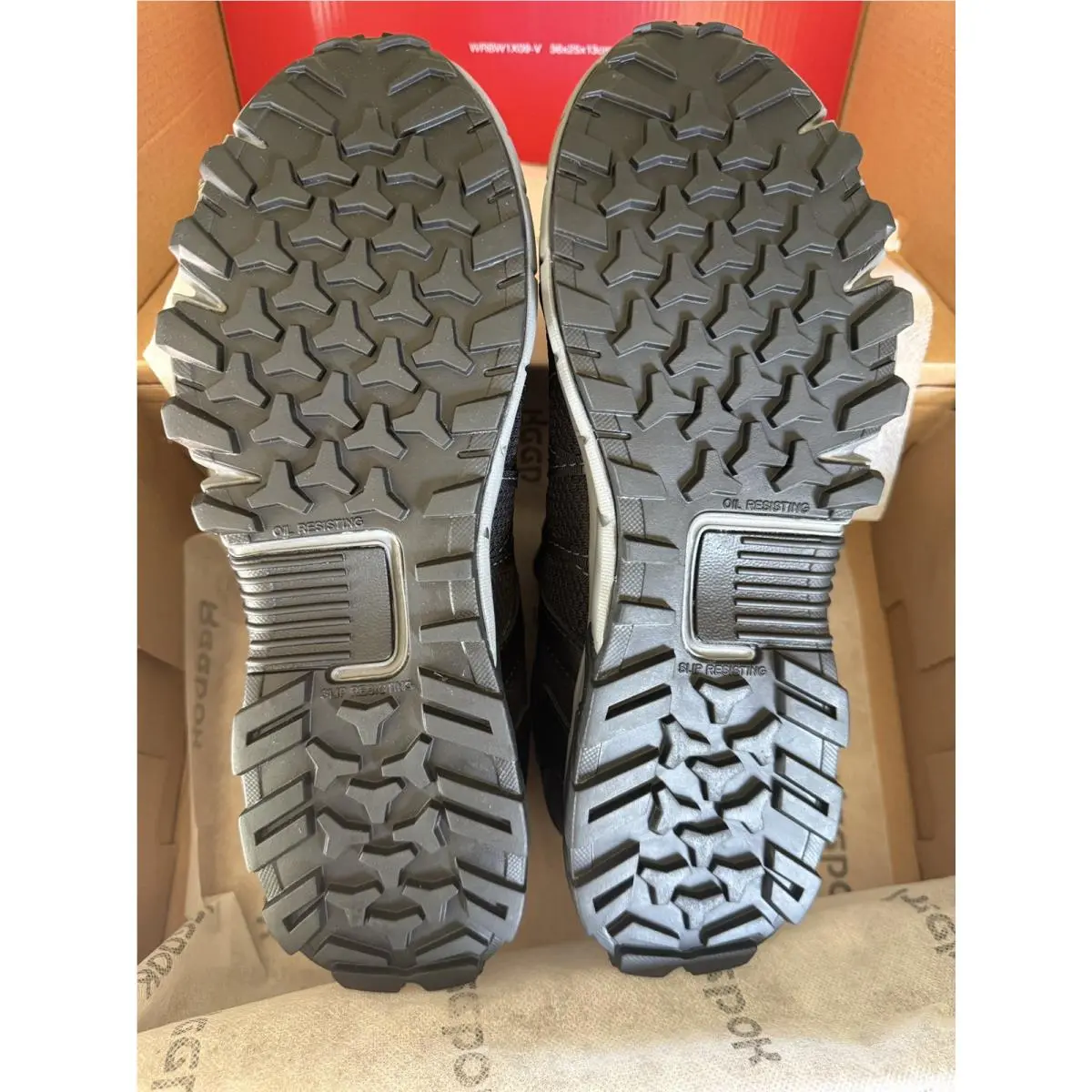 Reebok shoes - Black (UPC: 690774467026) 3