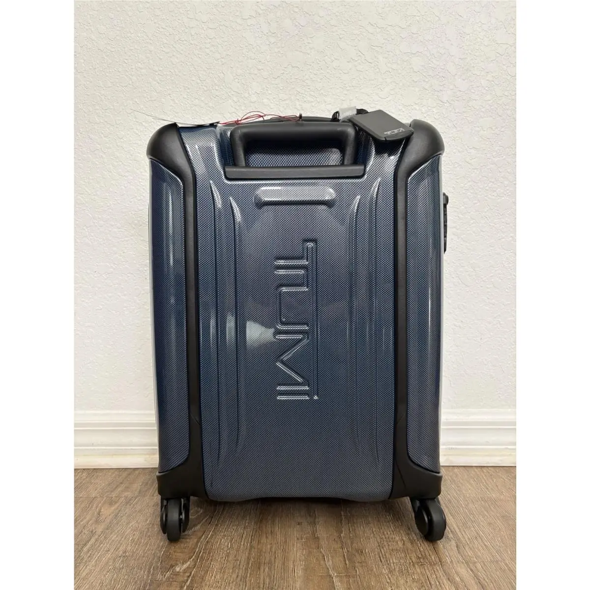 Tumi Vapor Continental Carry-on 22” Spinner Luggage Suitcase Blue