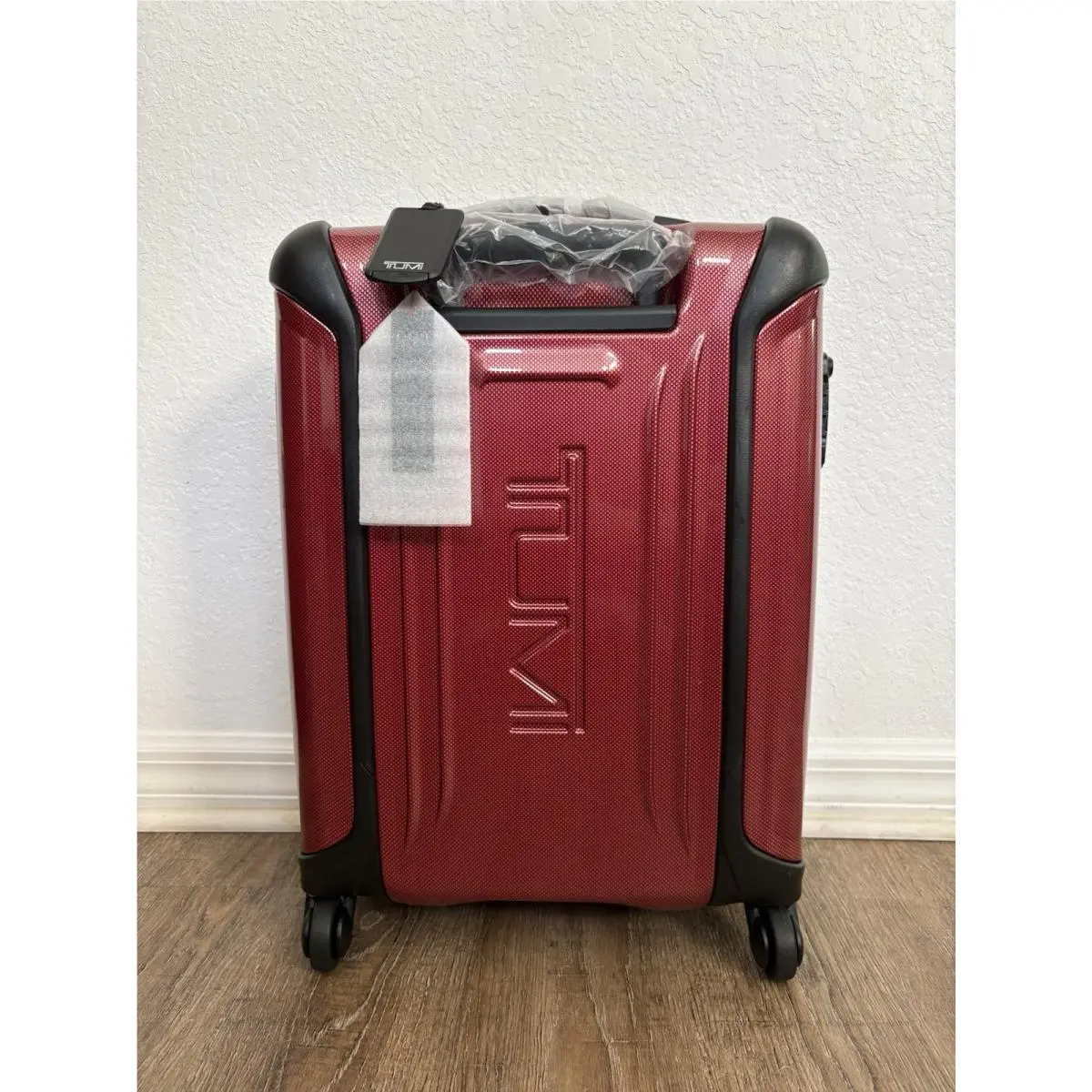 Tumi Vapor Continental Carry-on 22” Spinner Luggage Suitcase Red