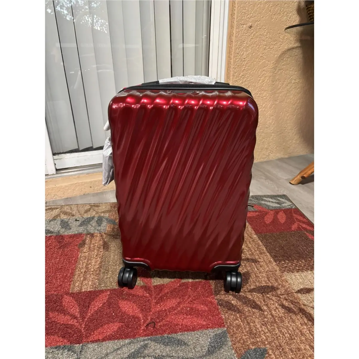Tumi 19 Degree International Expandable Carry-on Color: Glossy Iridescent