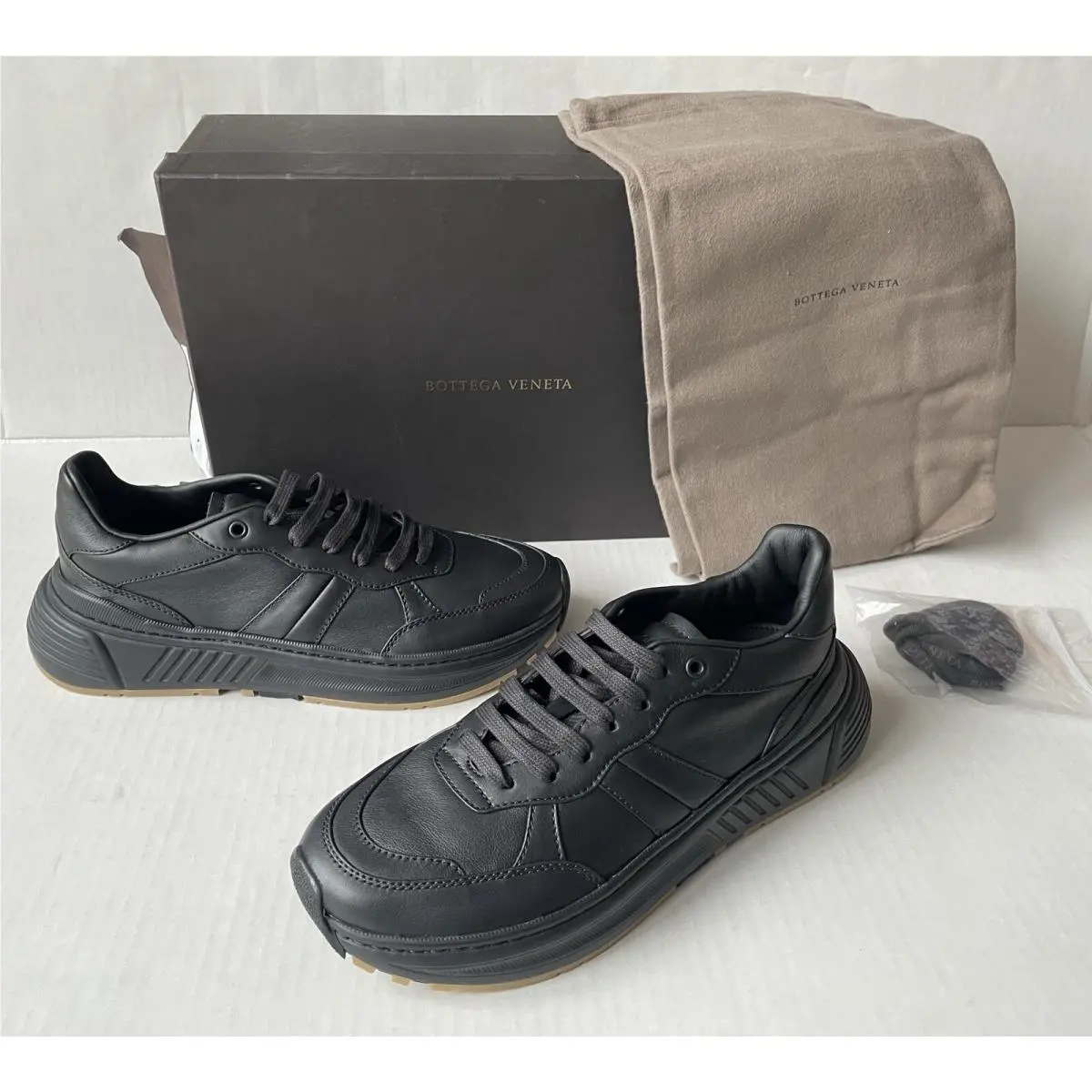 Bottega Veneta Black Calf Leather Speedster Sneakers. Size US 8 / EU 41