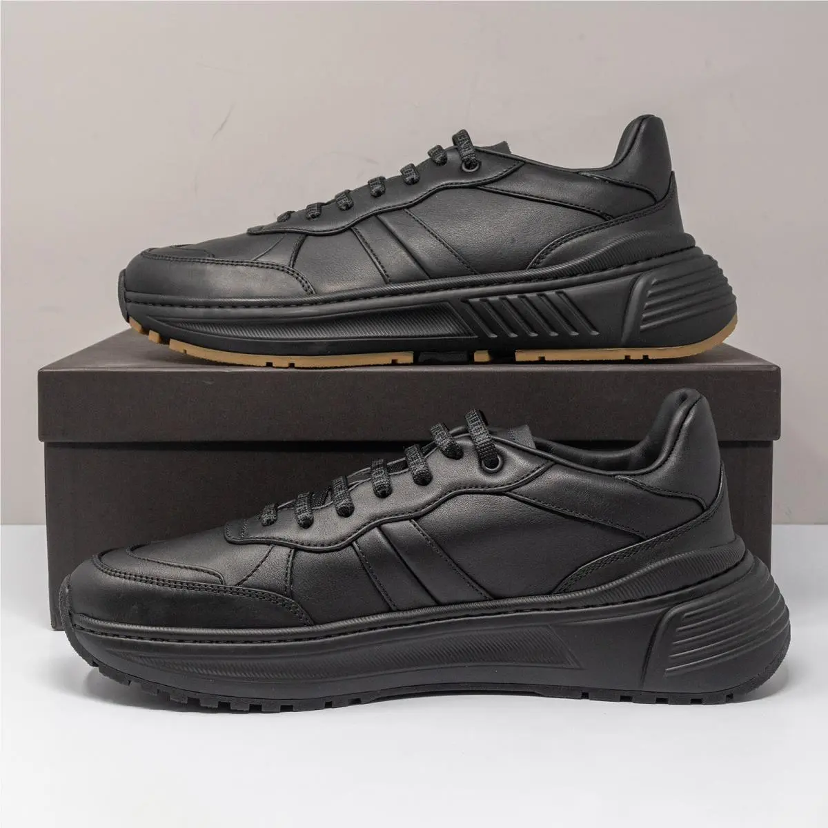 Bottega Veneta shoes - 564646VT040 - 564646VT040 - Black (UPC: 828833916127) 1