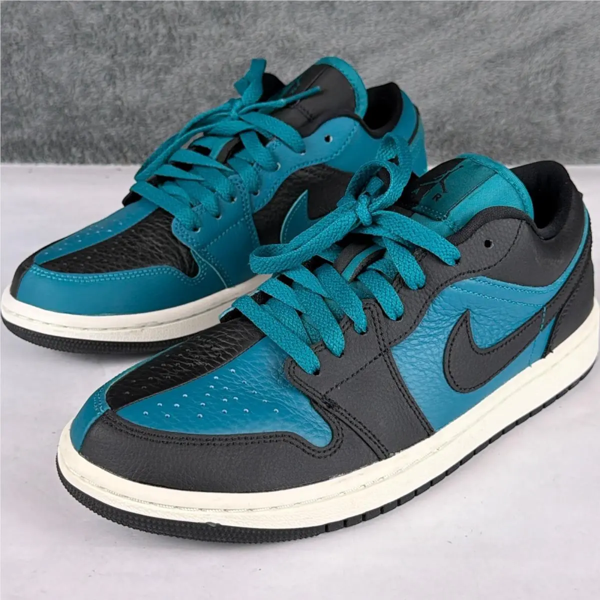 Nike shoes - Air Jordan 1 Low SE - Blue 1