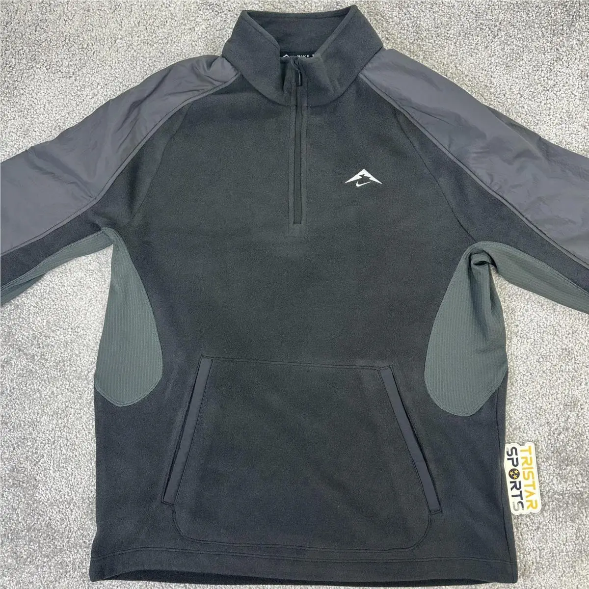 Nike clothing - Black (UPC: 197601066457) 0