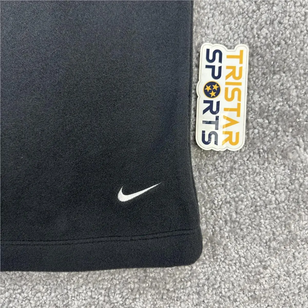 Nike clothing - Black (UPC: 197601066457) 3