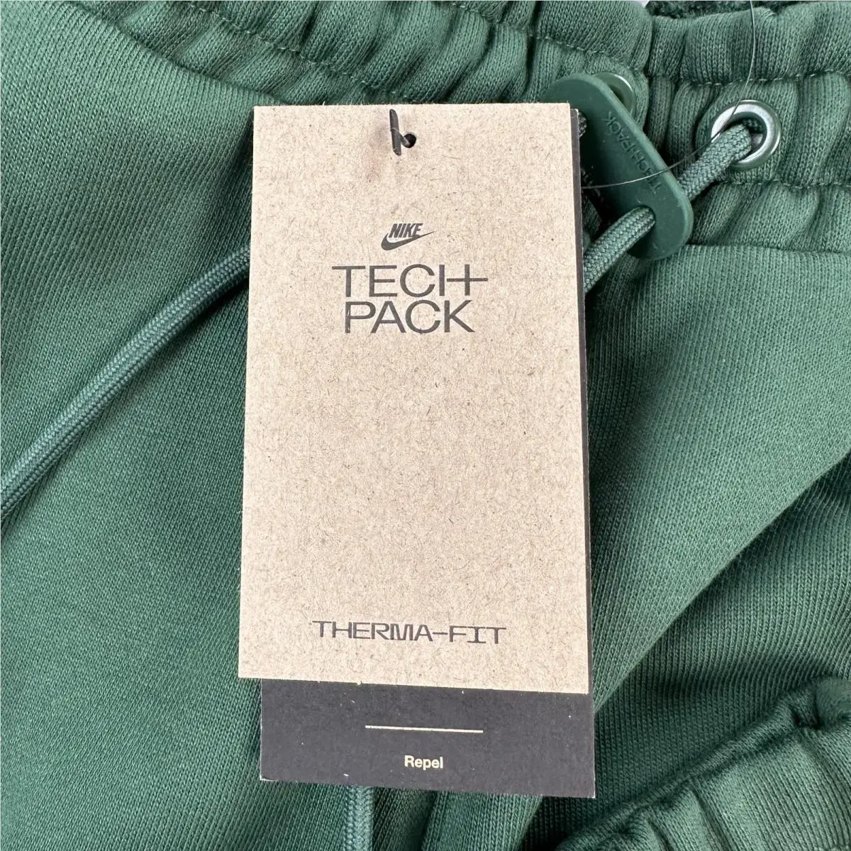 Nike clothing - Green (UPC: 196969378790) 9