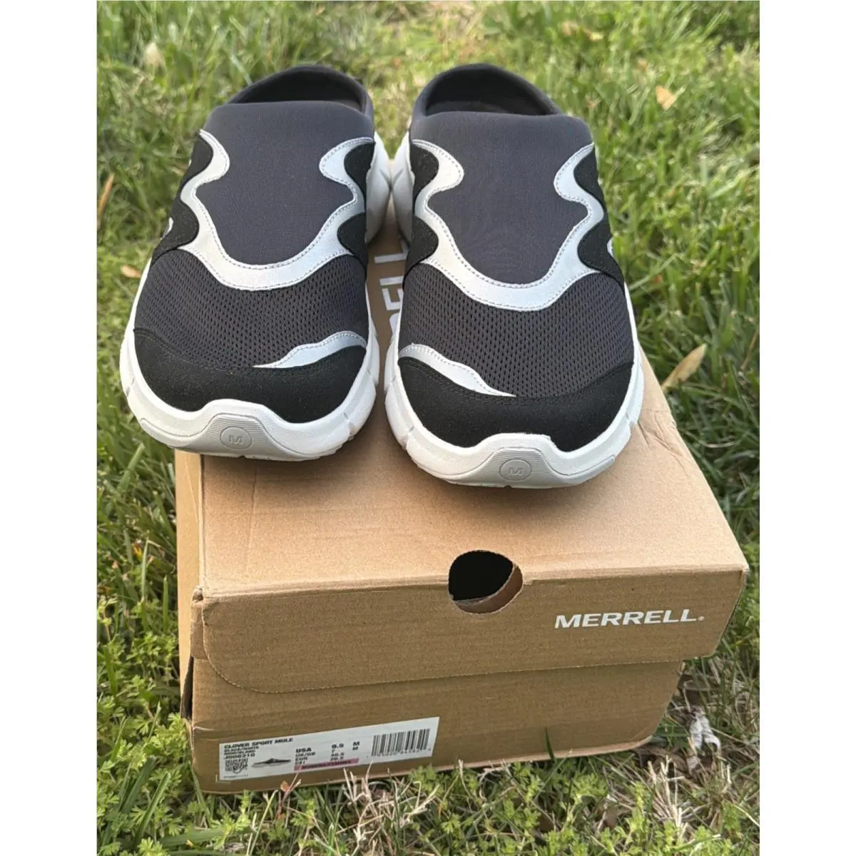 Merrell shoes - Black (UPC: 195020845813) 1
