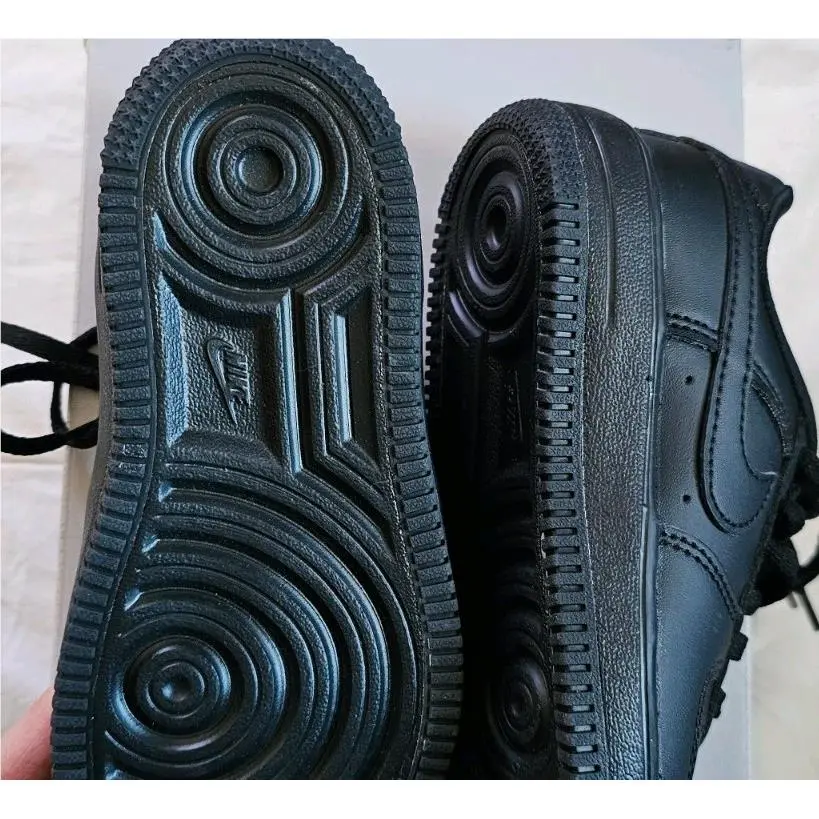 Nike shoes - PS - Black 3