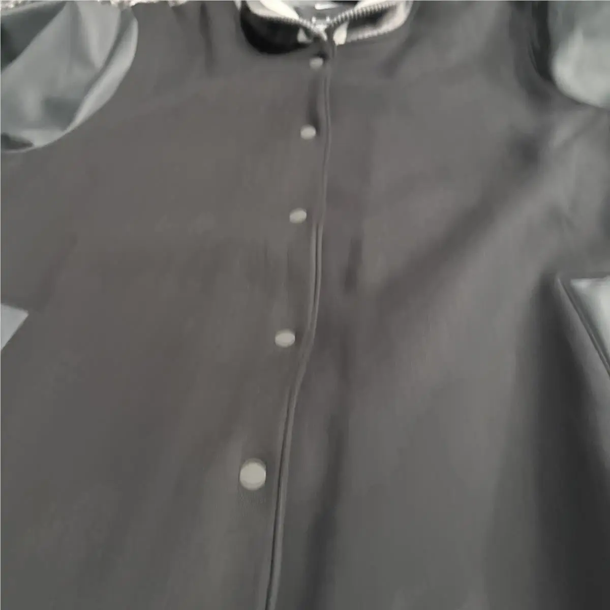 Nike clothing - Black (UPC: 0195868446647) 0