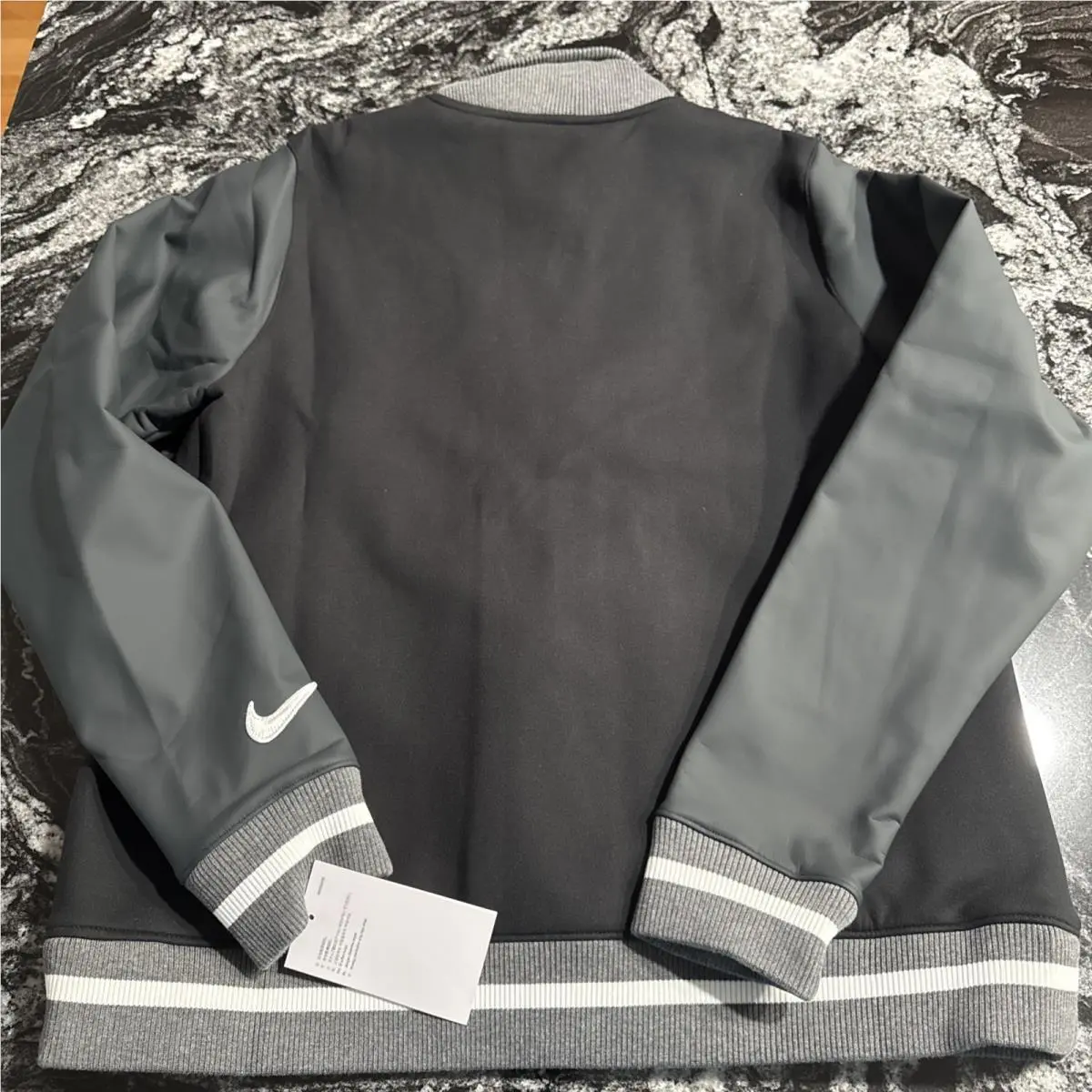 Nike clothing - Black (UPC: 0195868446647) 3
