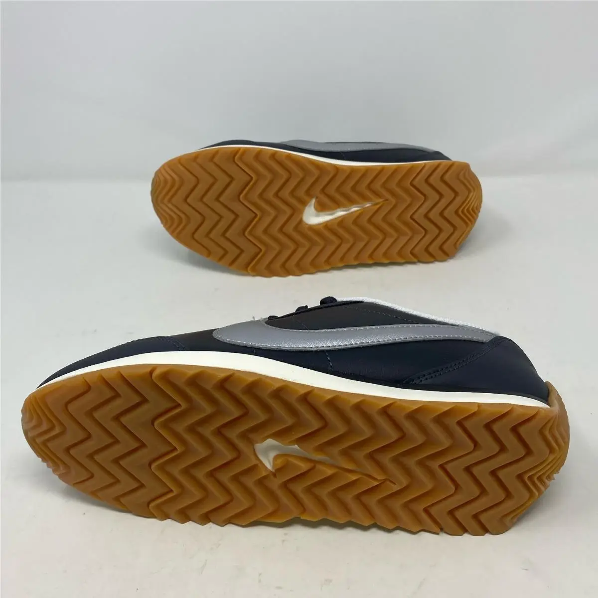 Nike shoes - Black (UPC: 198486960229) 1