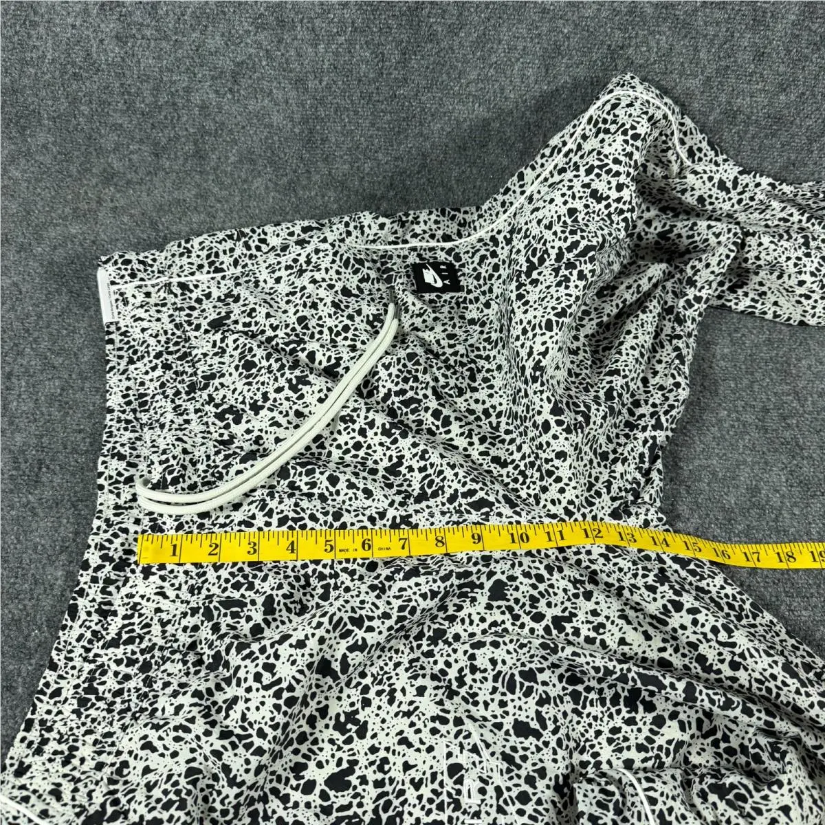 Nike clothing - Nike Air Woven - Air Woven - II3133 II3133-072 - Light Bone/Black (UPC: 198726785094) 10