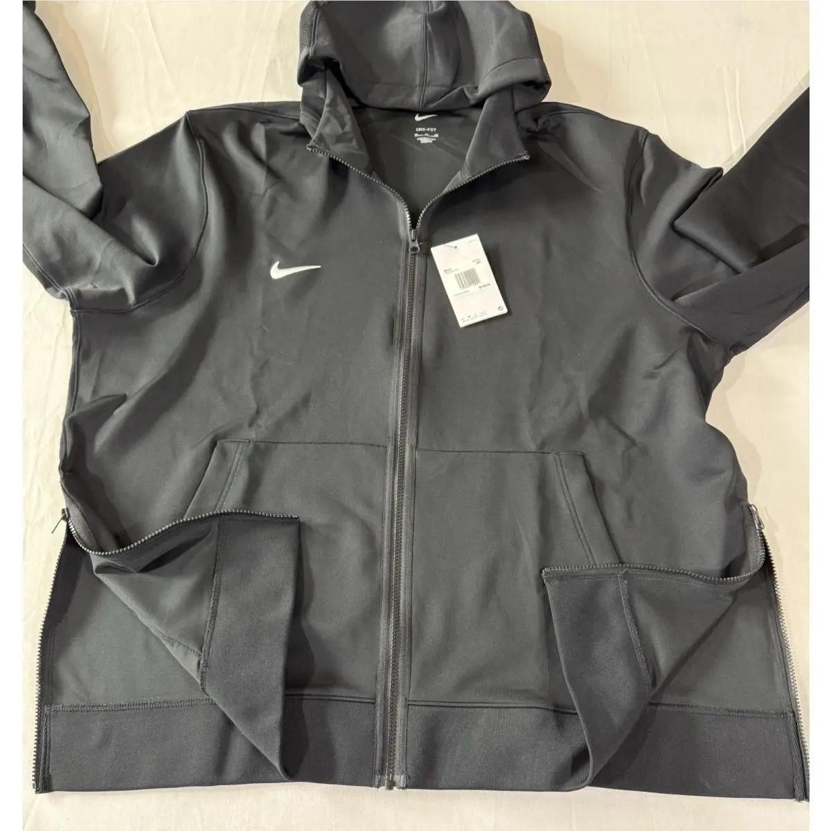 Nike clothing - Black (UPC: 195240110920) 5
