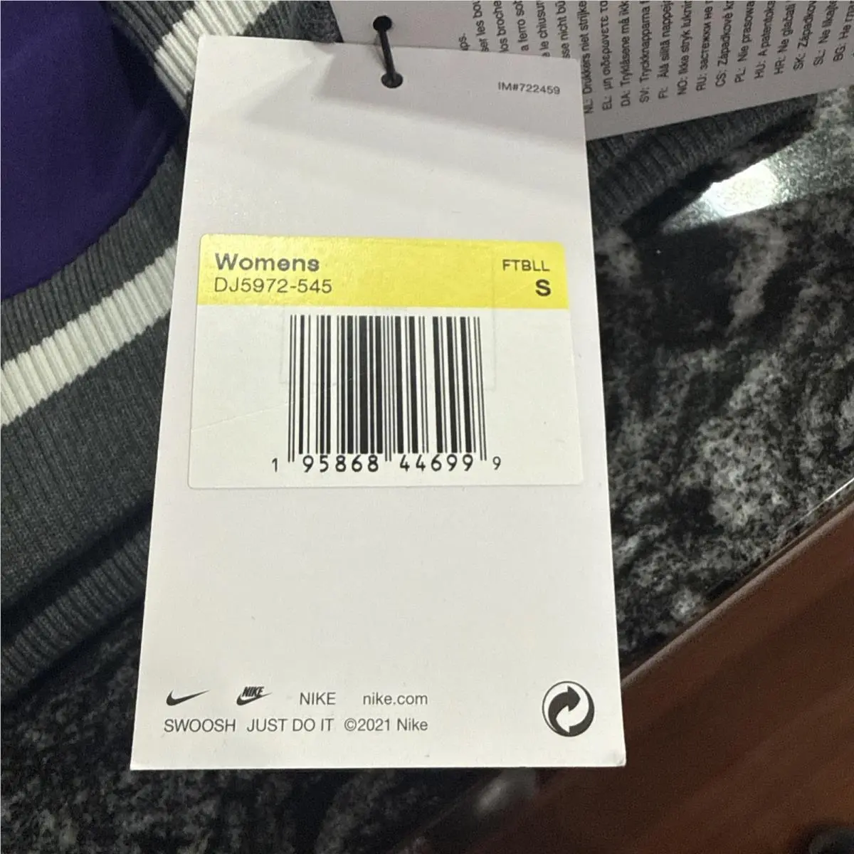 Nike clothing - Multicolor (UPC: 0195868446999) 2