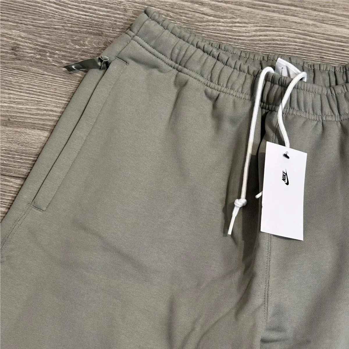 Nike clothing - Green 3