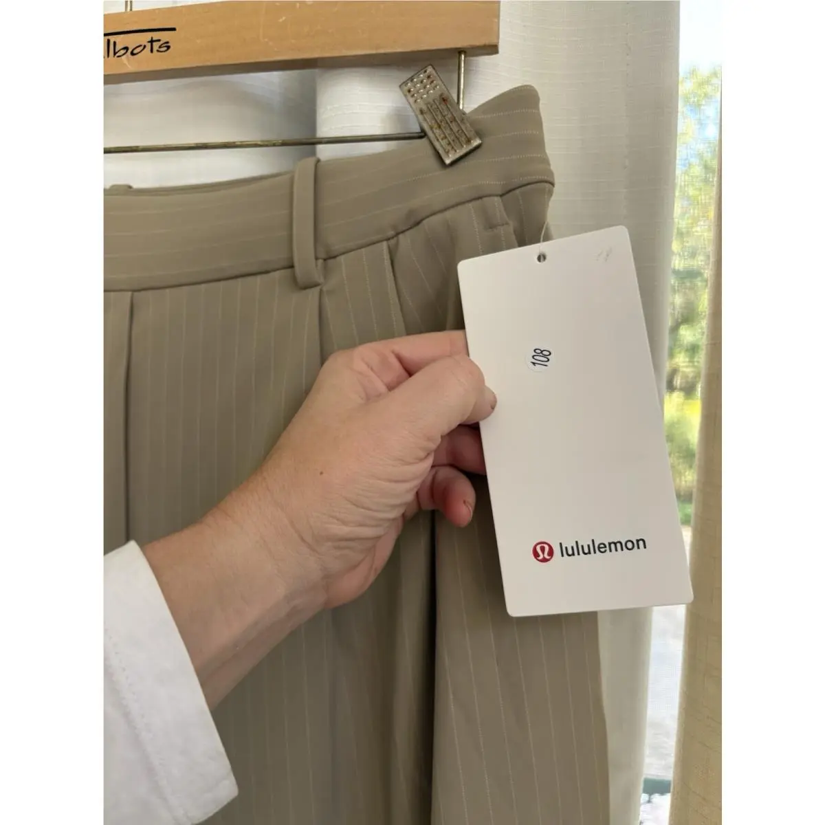 Lululemon clothing - Beige 9