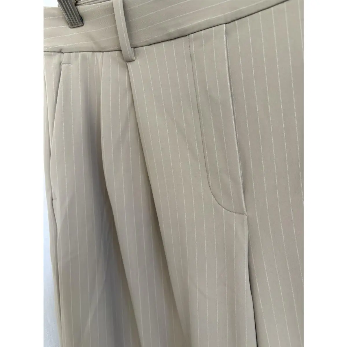 Lululemon clothing - Beige 7