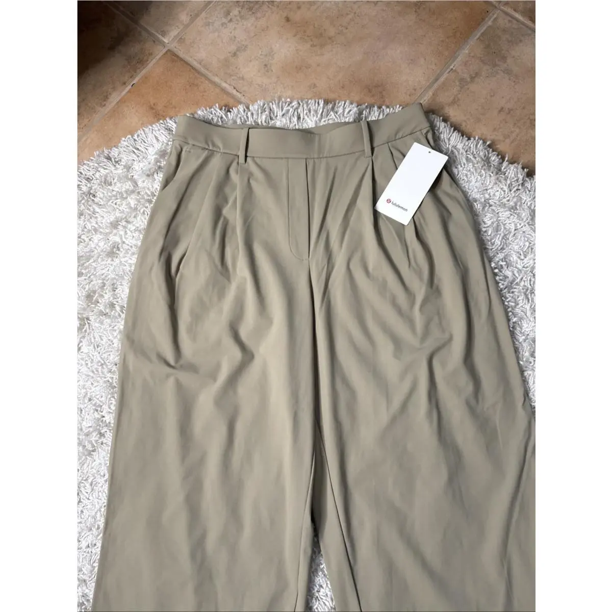 Lululemon clothing - Beige 1