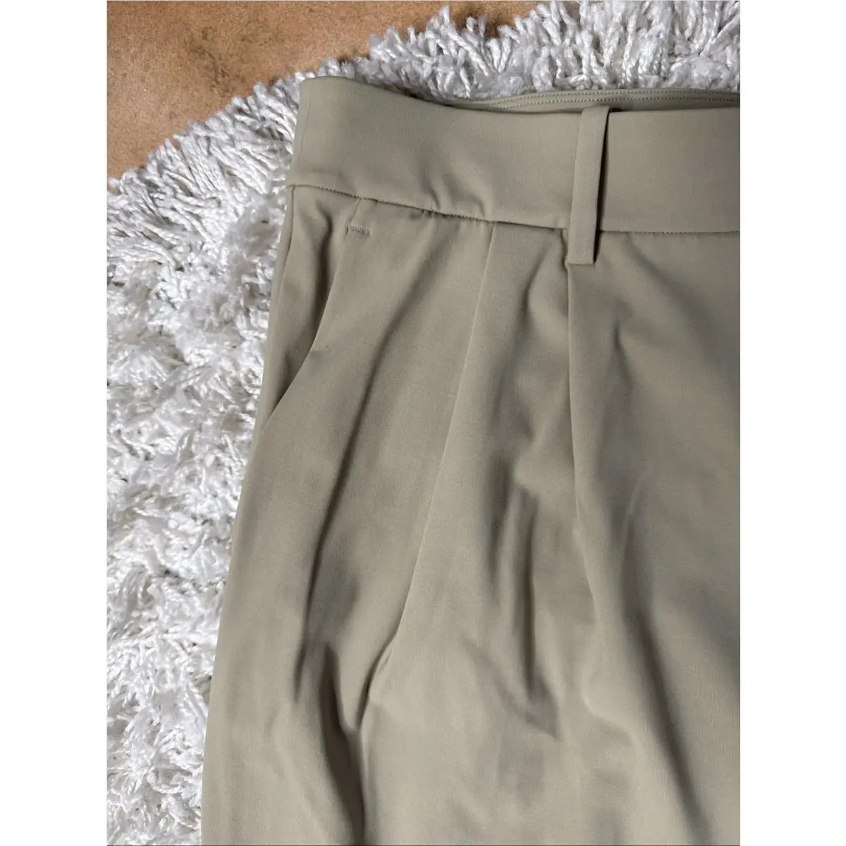 Lululemon clothing - Beige 2