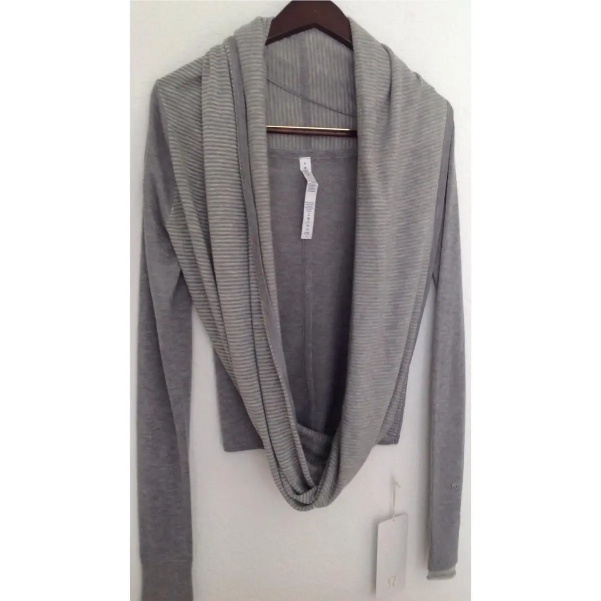Lululemon clothing - Grey Stripe 0