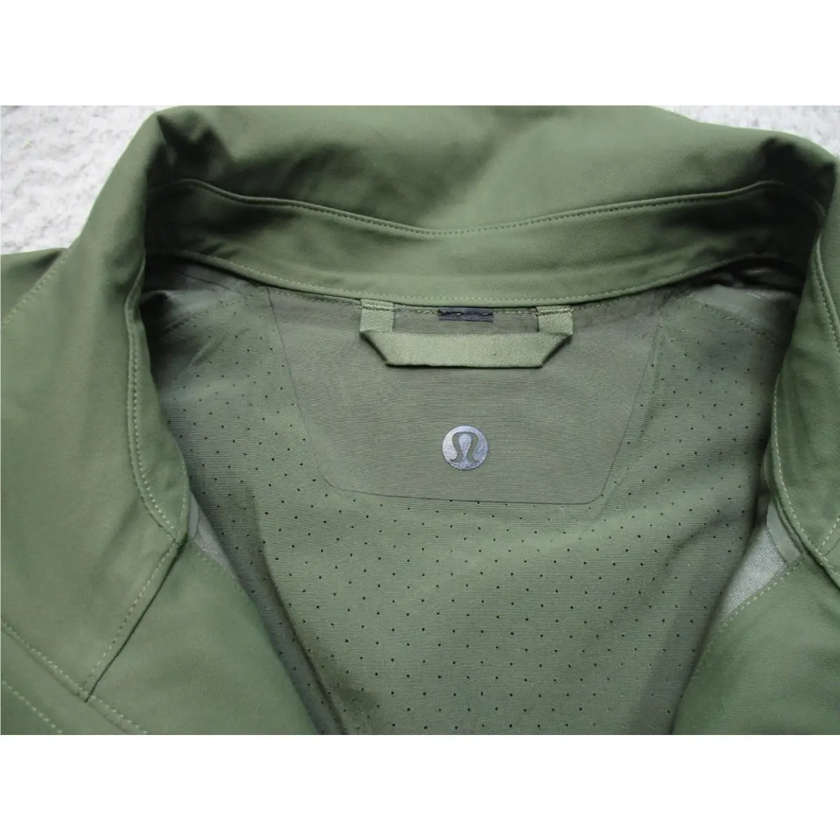 Lululemon clothing - Lululemon Sojourn - Sojourn - Green 8