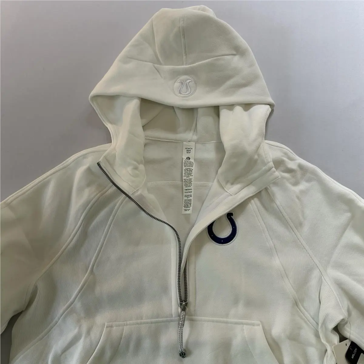 Lululemon clothing - White 5