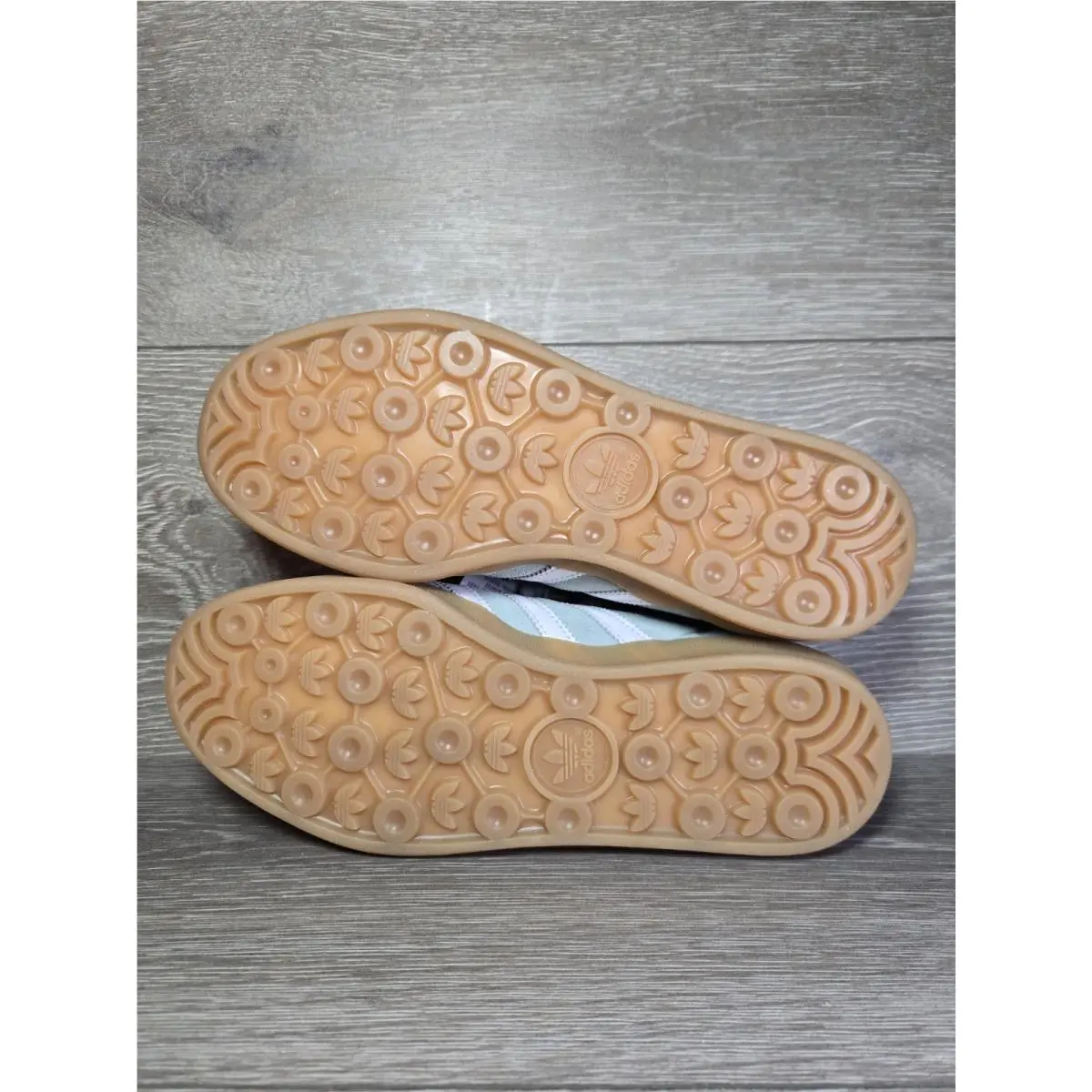 Adidas shoes - adidas Gazelle W - Gazelle - JS1396 - Green White Gum 3